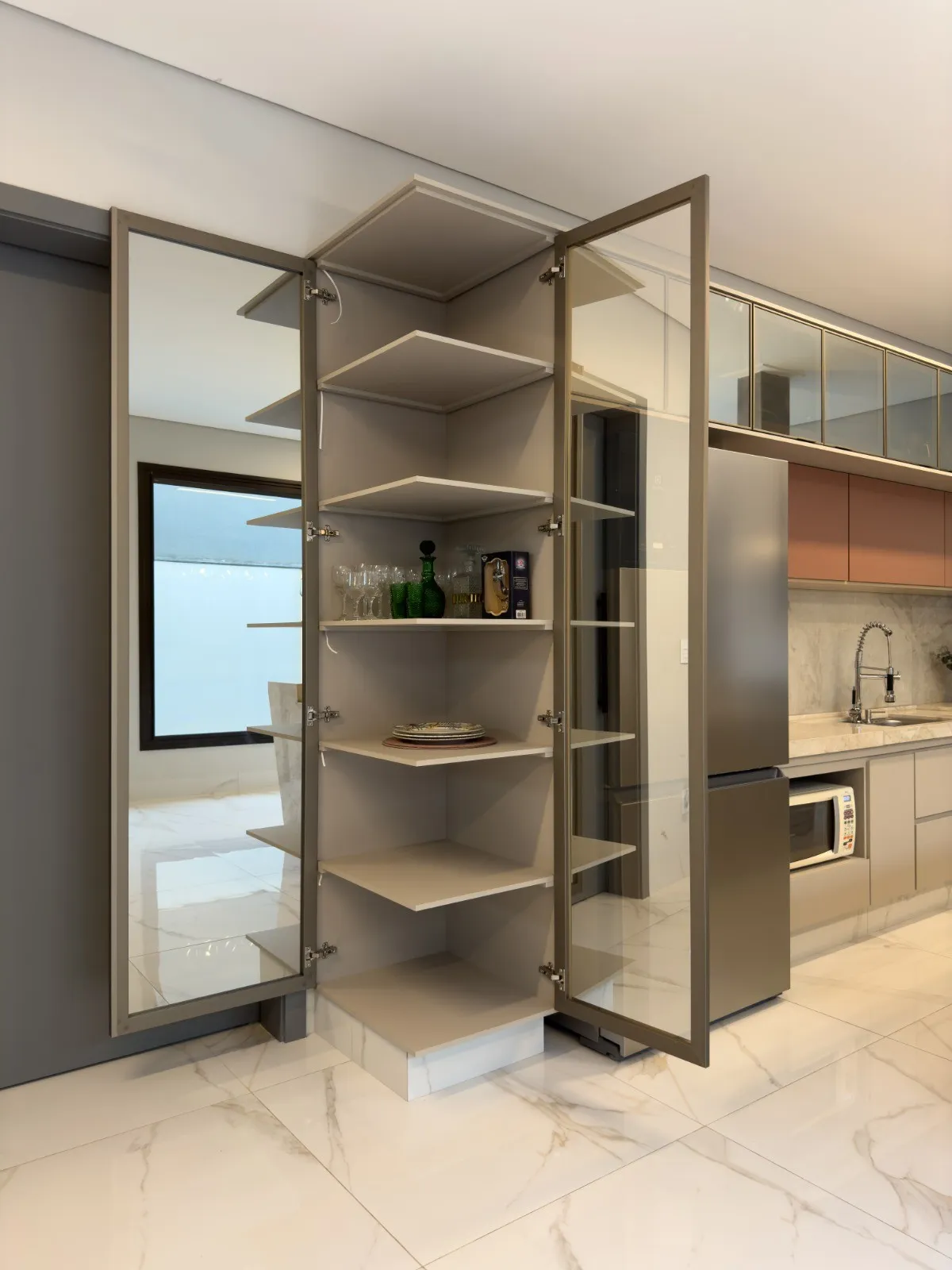 Casa de Condomínio com 3 quartos à venda, 250m² — foto 14 de 41