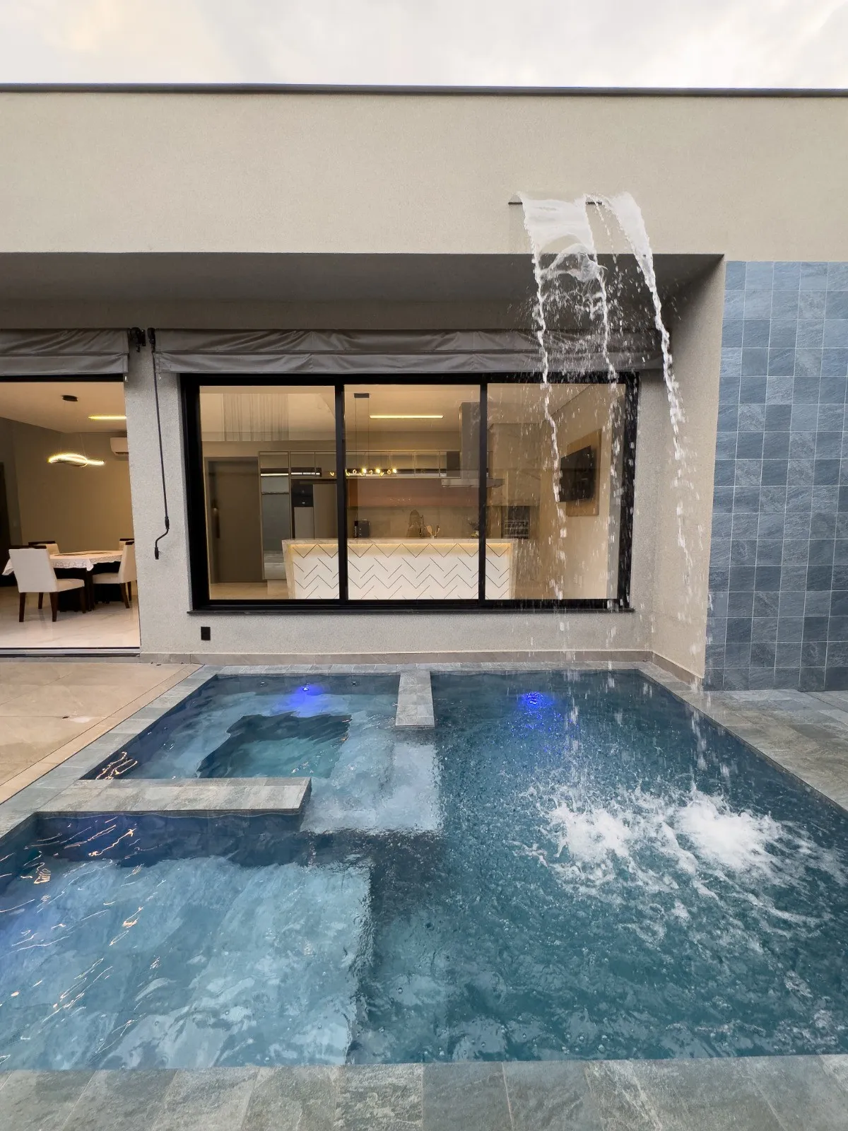 Casa de Condomínio com 3 quartos à venda, 250m² — foto 16 de 41
