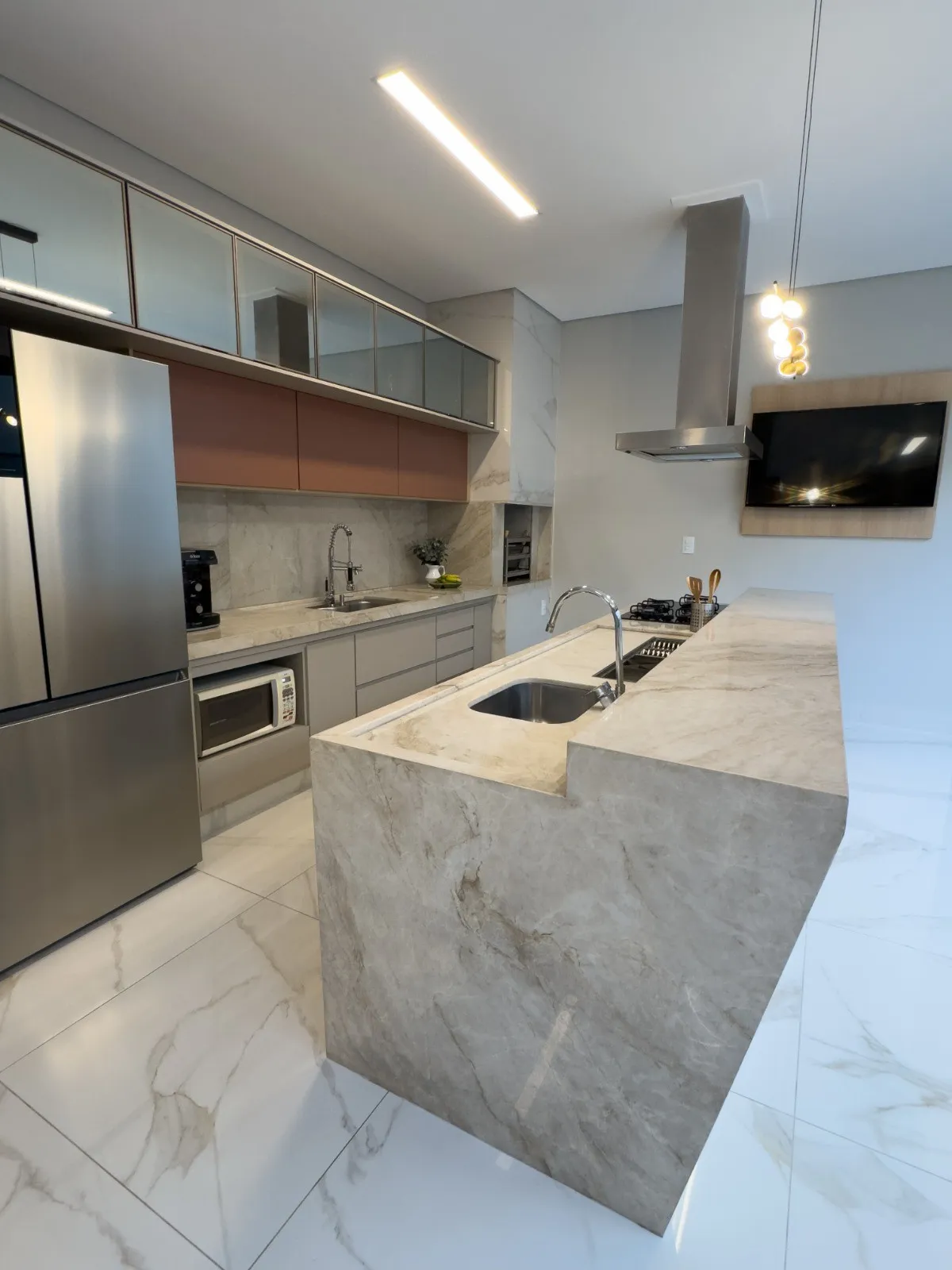 Casa de Condomínio com 3 quartos à venda, 250m² — foto 10 de 41