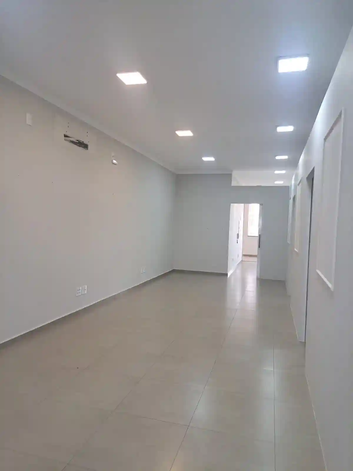 Loja / Salão / Ponto Comercial  para aluguel, 117m² — foto 1 de 10