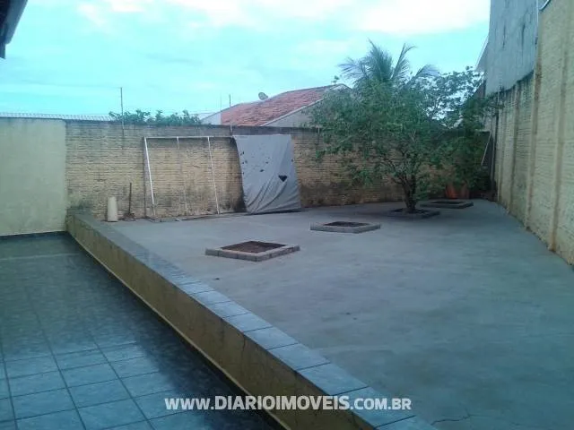 Casa à venda — foto 1 de 2