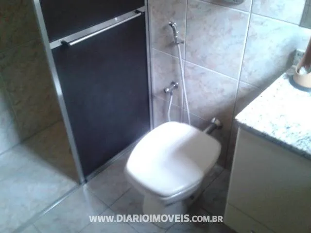 Casa à venda — foto 2 de 2