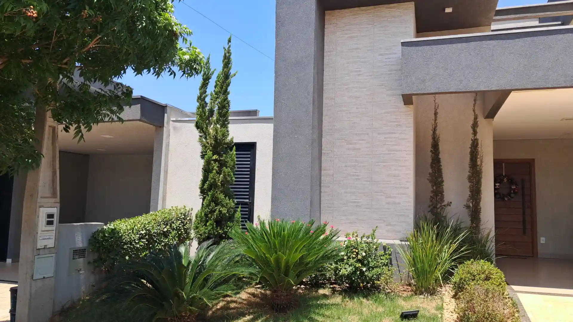 Casa com 3 quartos à venda, 253m² — foto 2 de 23