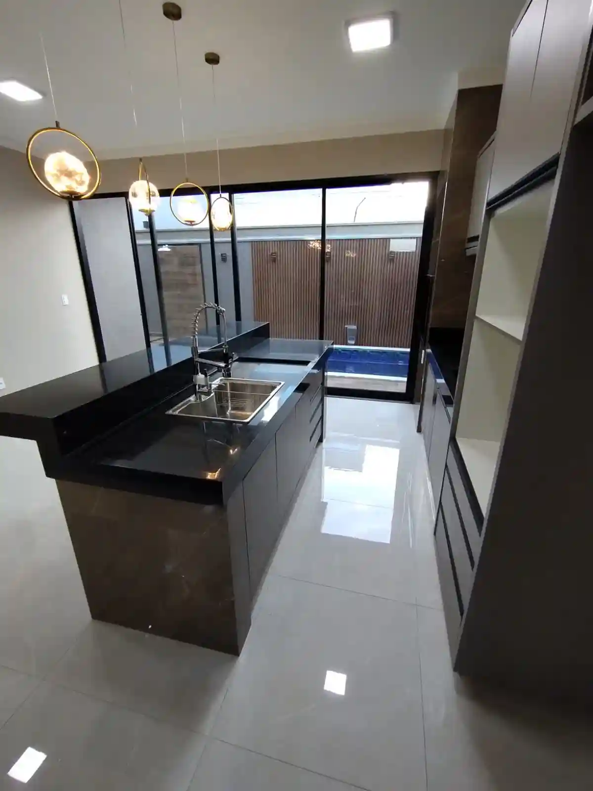 Casa com 3 quartos à venda, 158m² — foto 2 de 22