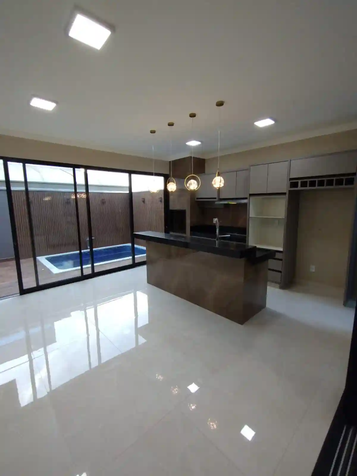 Casa com 3 quartos à venda, 158m² — foto 1 de 22