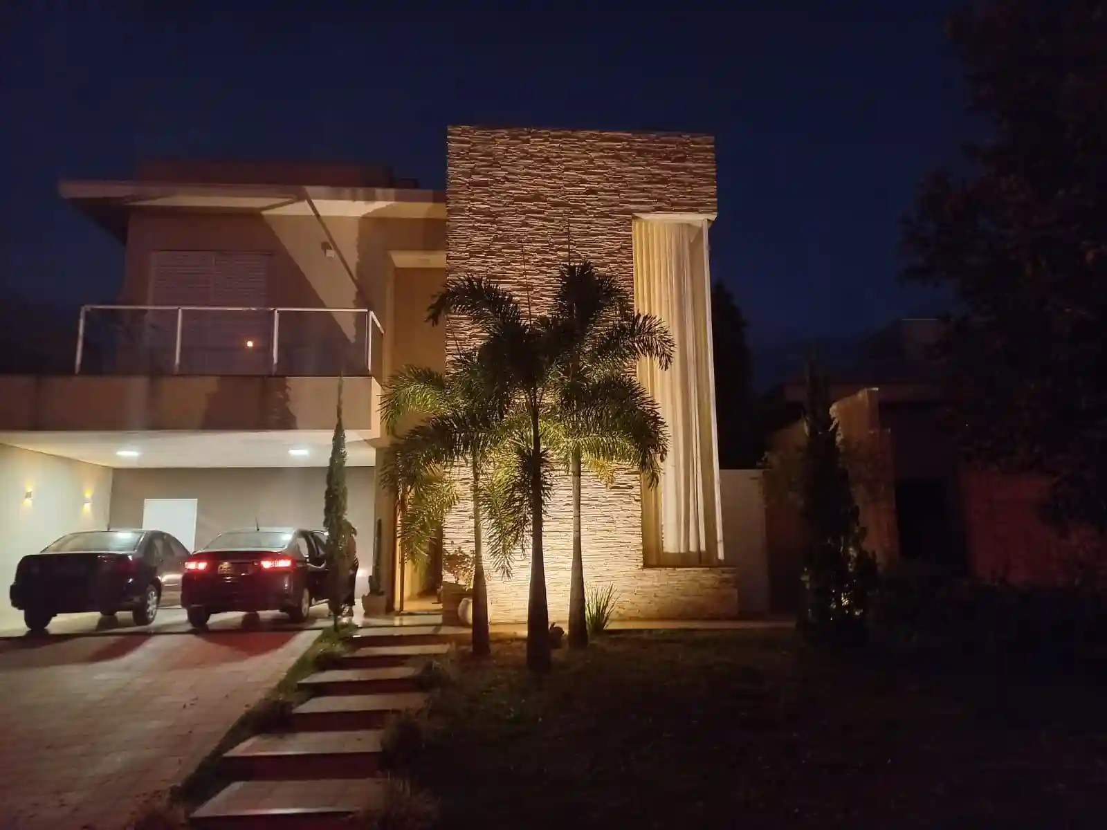 Casa de Condomínio com 4 quartos à venda, 320m² — foto 2 de 17