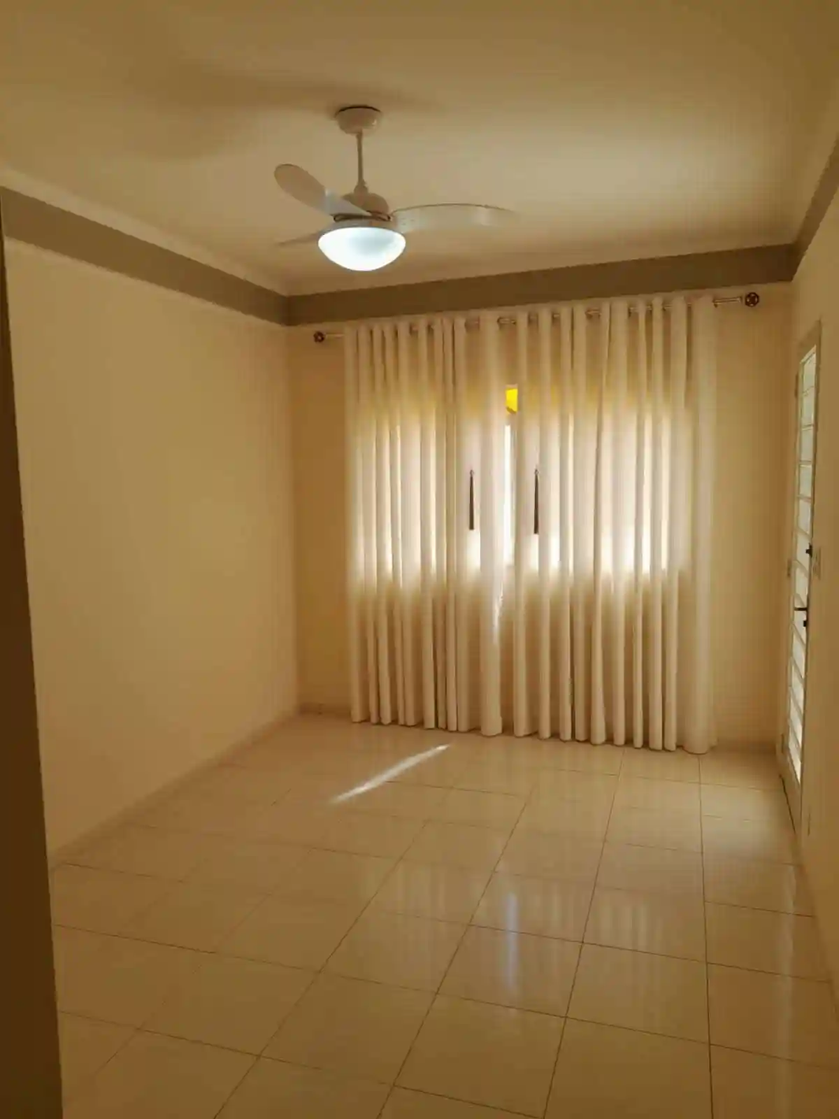 Casa com 3 quartos à venda, 170m² — foto 1 de 25