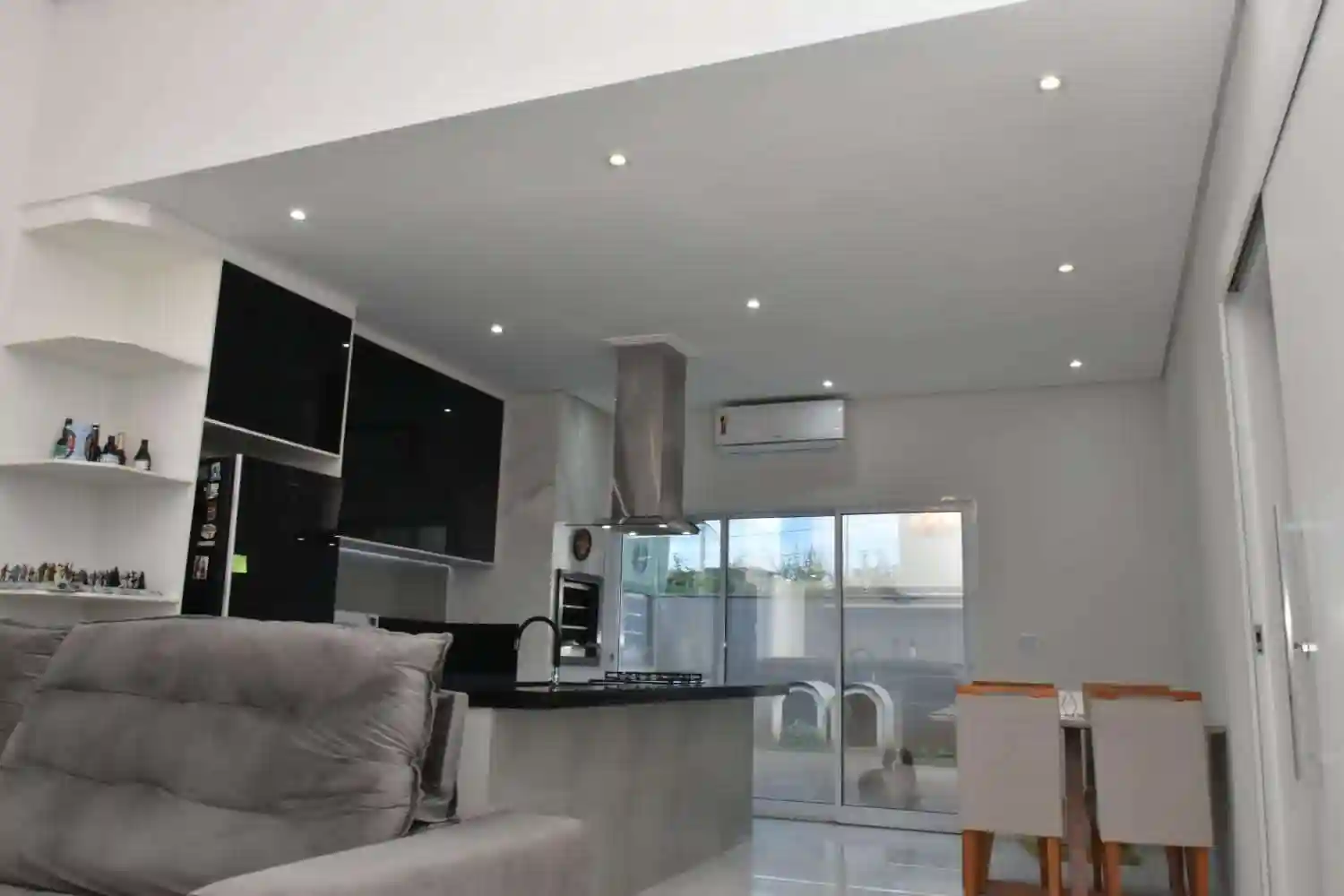 Casa de Condomínio com 3 quartos à venda, 311m² — foto 3 de 32