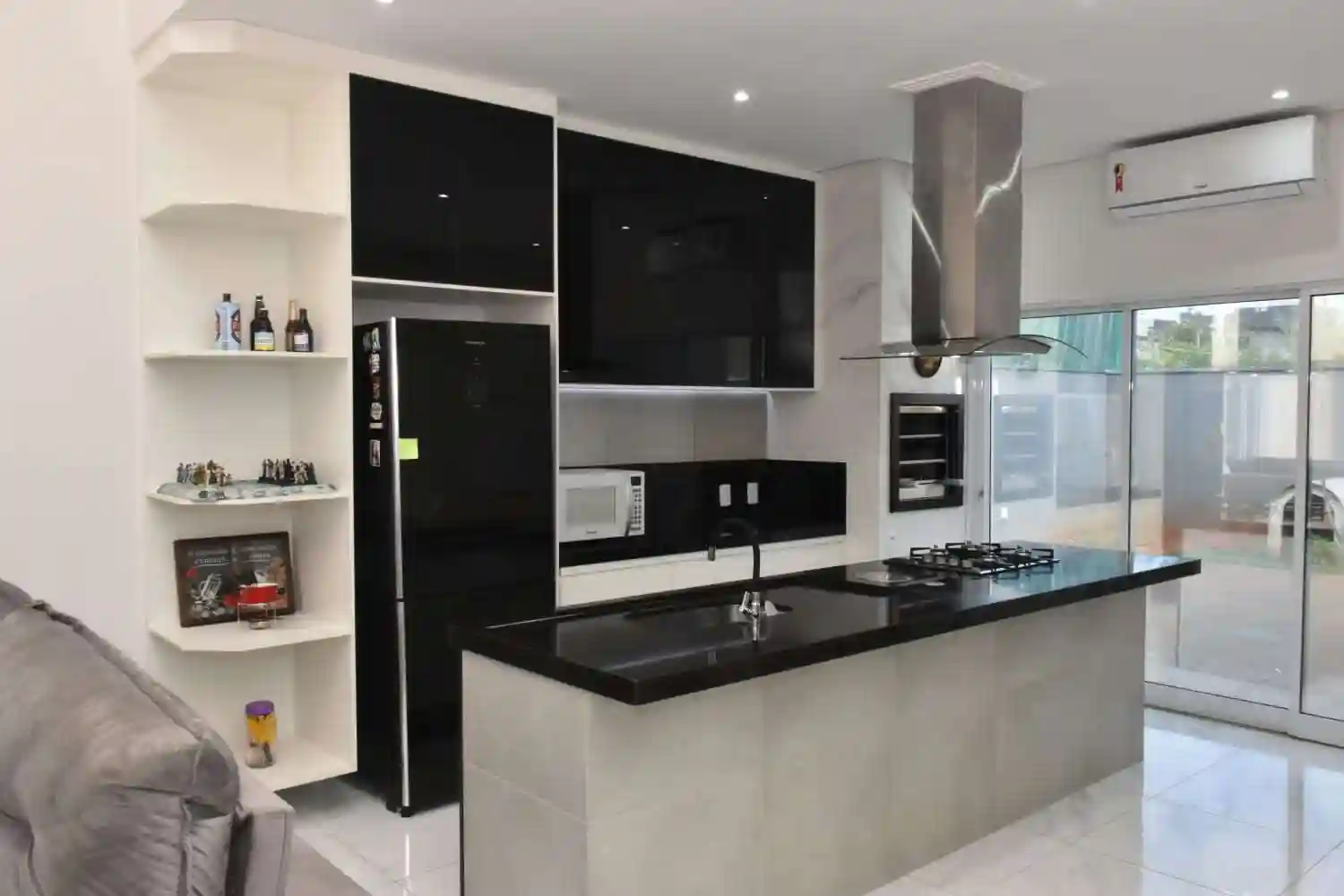 Casa de Condomínio com 3 quartos à venda, 311m² — foto 4 de 32