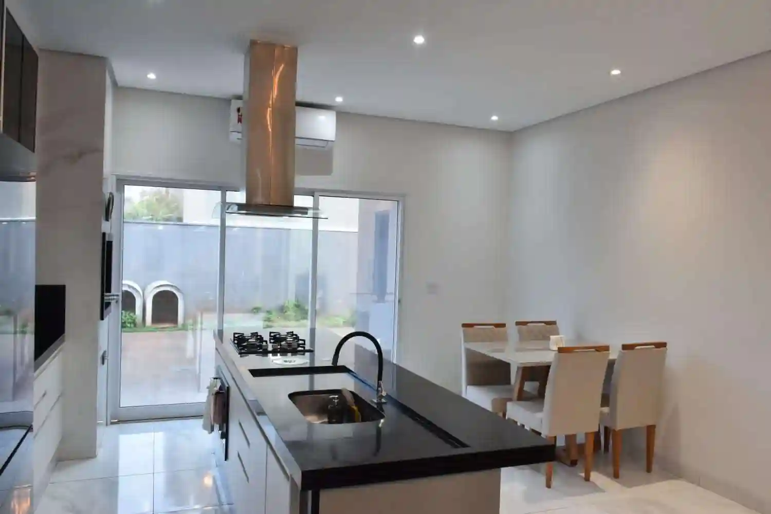Casa de Condomínio com 3 quartos à venda, 311m² — foto 6 de 32