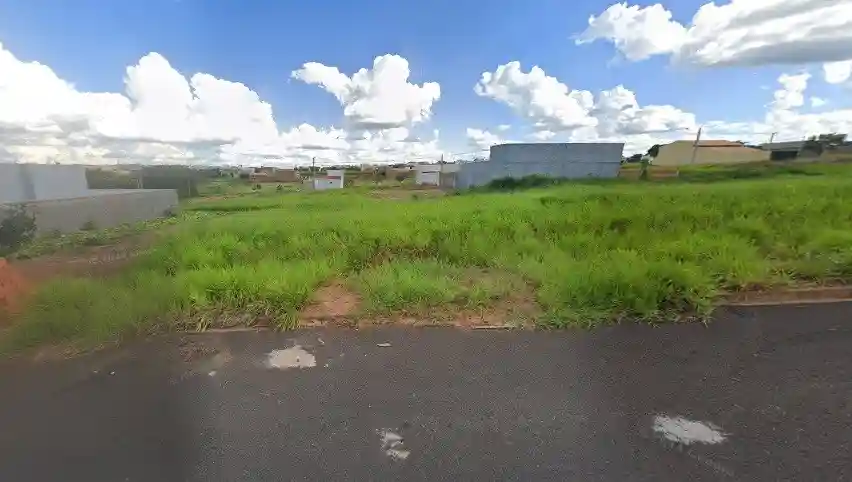 Terreno / Lote / Condomínio  à venda, 253m² — foto 1 de 1