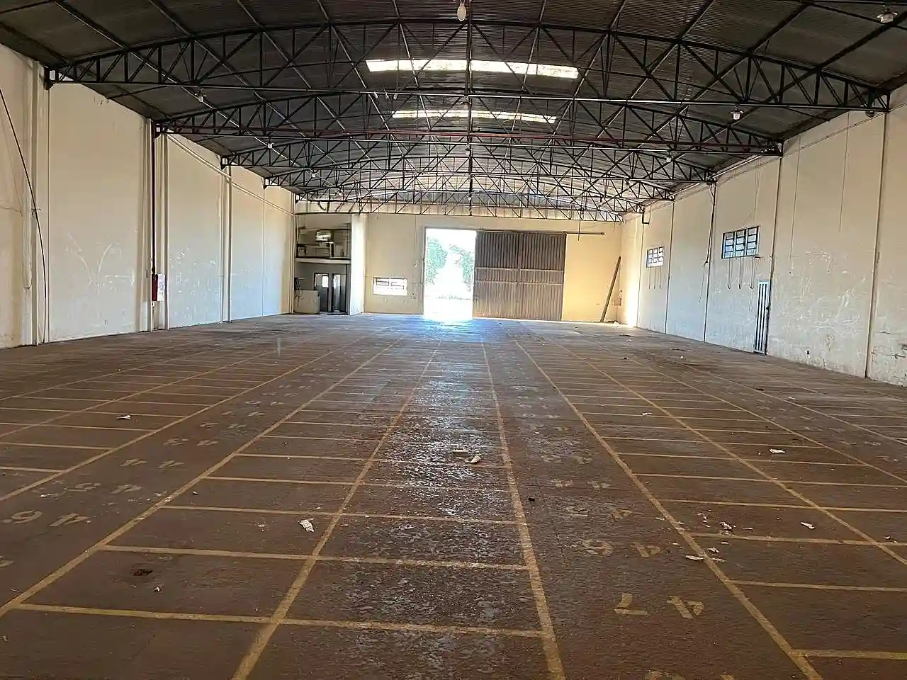 Galpão / Depósito / Armazém  para aluguel, 720m² — foto 5 de 10