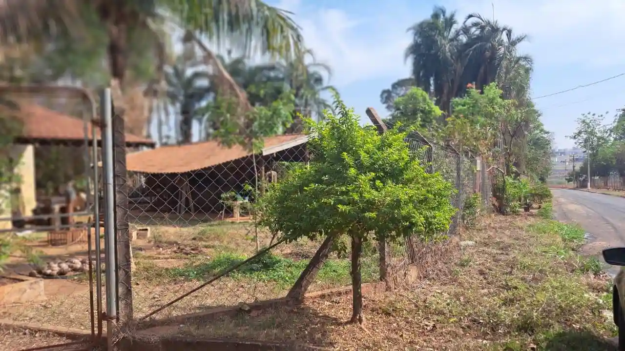 Fazenda / Sítio / Chácara com 3 quartos à venda, 4000m² — foto 1 de 25