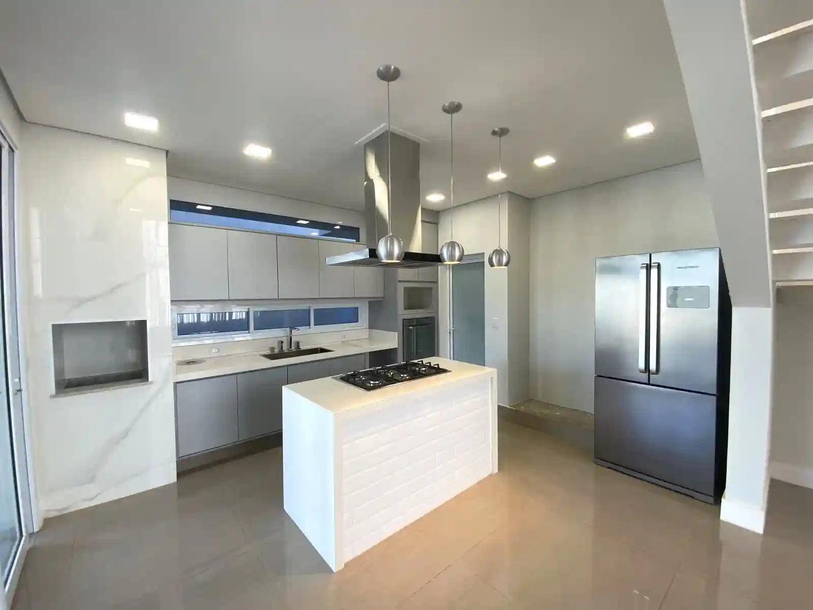 Casa de Condomínio com 3 quartos à venda, 482m² — foto 3 de 26
