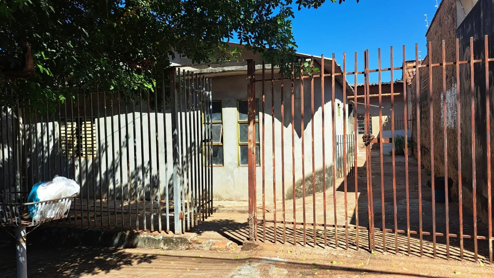 Casa com 2 quartos à venda, 200m² — foto 2 de 30