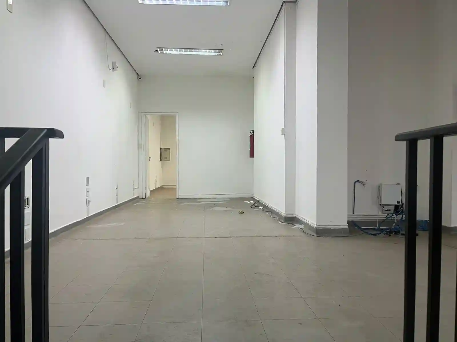 Loja / Salão / Ponto Comercial com 4 quartos para aluguel, 270m² — foto 8 de 11
