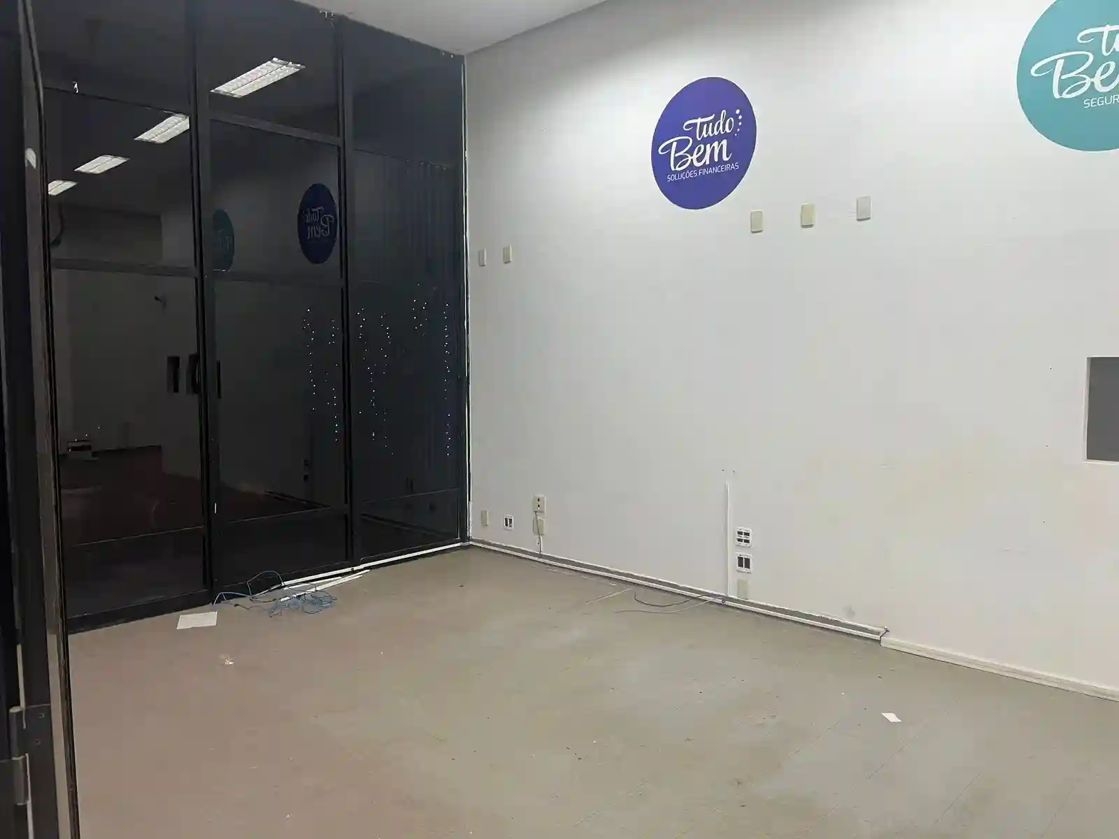 Loja / Salão / Ponto Comercial com 4 quartos para aluguel, 270m² — foto 3 de 11