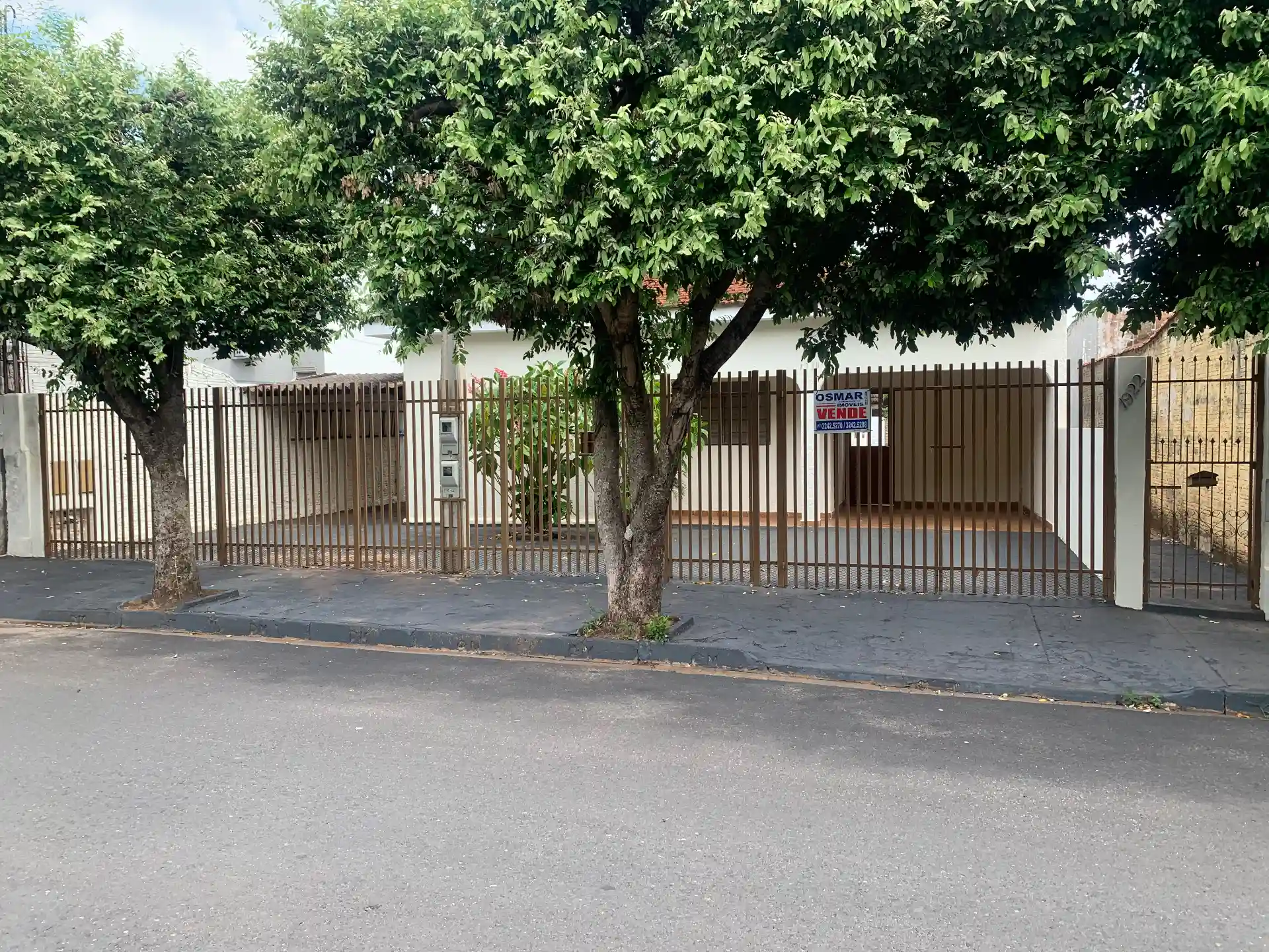 Casa com 3 quartos à venda, 183m² — foto 1 de 27