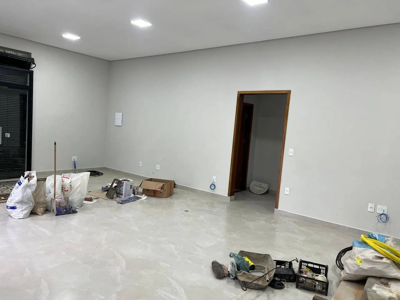 Loja / Salão / Ponto Comercial para aluguel, 90m² — foto 4 de 8