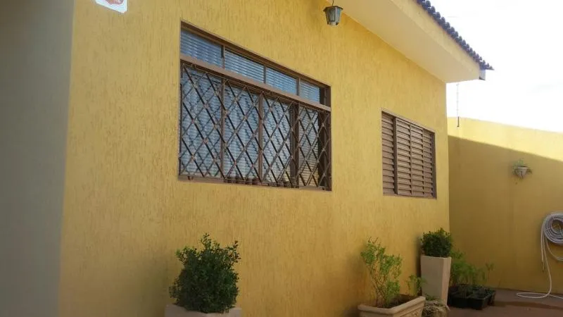 Casa à venda — foto 1 de 4