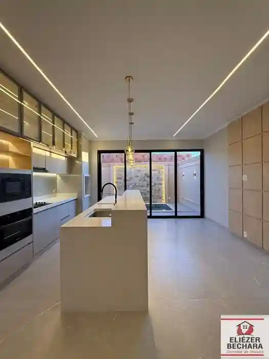 Casa com 3 quartos à venda, 126m² — foto 1 de 28