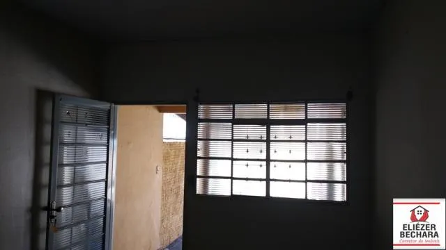Casa à venda — foto 2 de 2