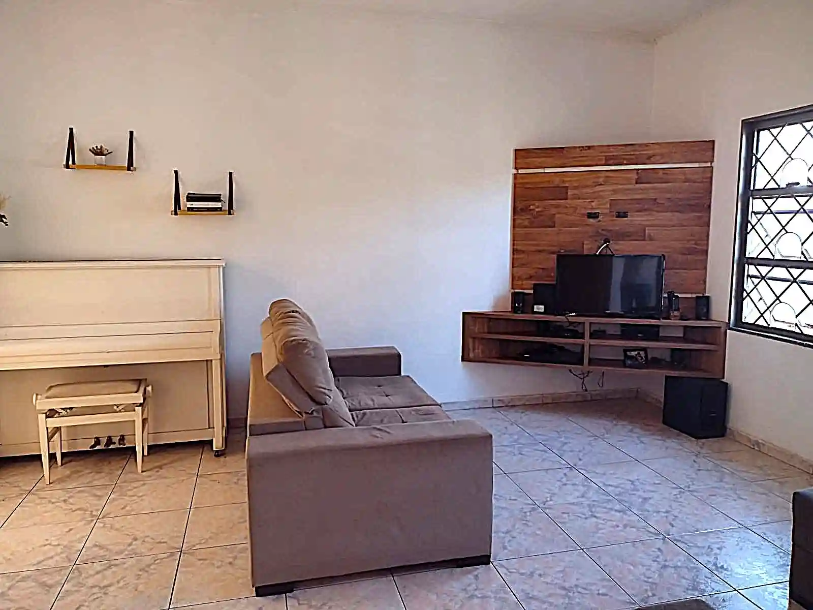 Apartamento com 3 quartos à venda, 150m² — foto 1 de 23