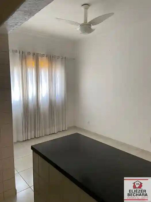 Casa com 3 quartos à venda, 150m² — foto 2 de 24
