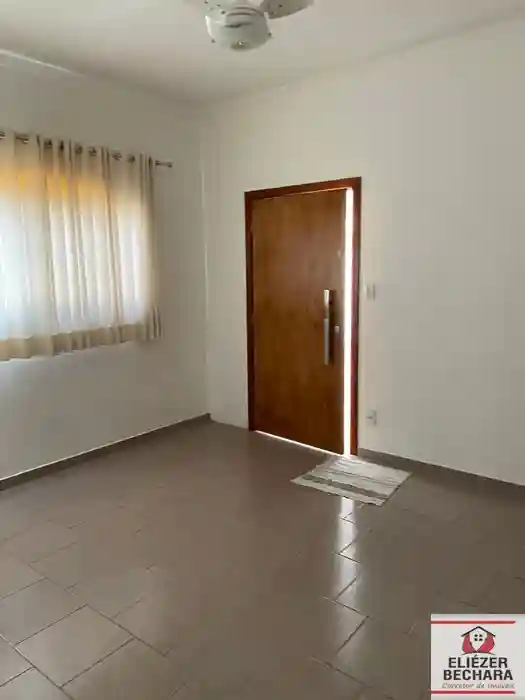 Casa com 3 quartos à venda, 150m² — foto 1 de 24