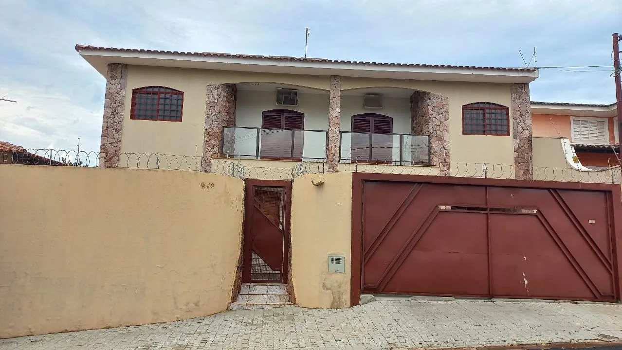Sobrado à venda — foto 1 de 1