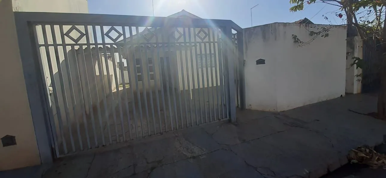Casa com 2 quartos à venda, 200m² — foto 2 de 15