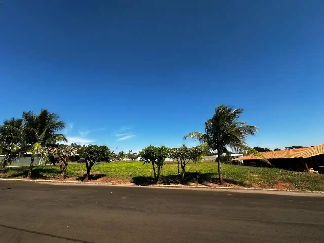 Terreno / Lote / Condomínio  à venda, 1000m² — foto 1 de 11
