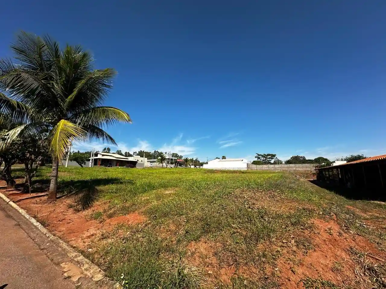 Terreno / Lote / Condomínio  à venda, 1000m² — foto 3 de 11