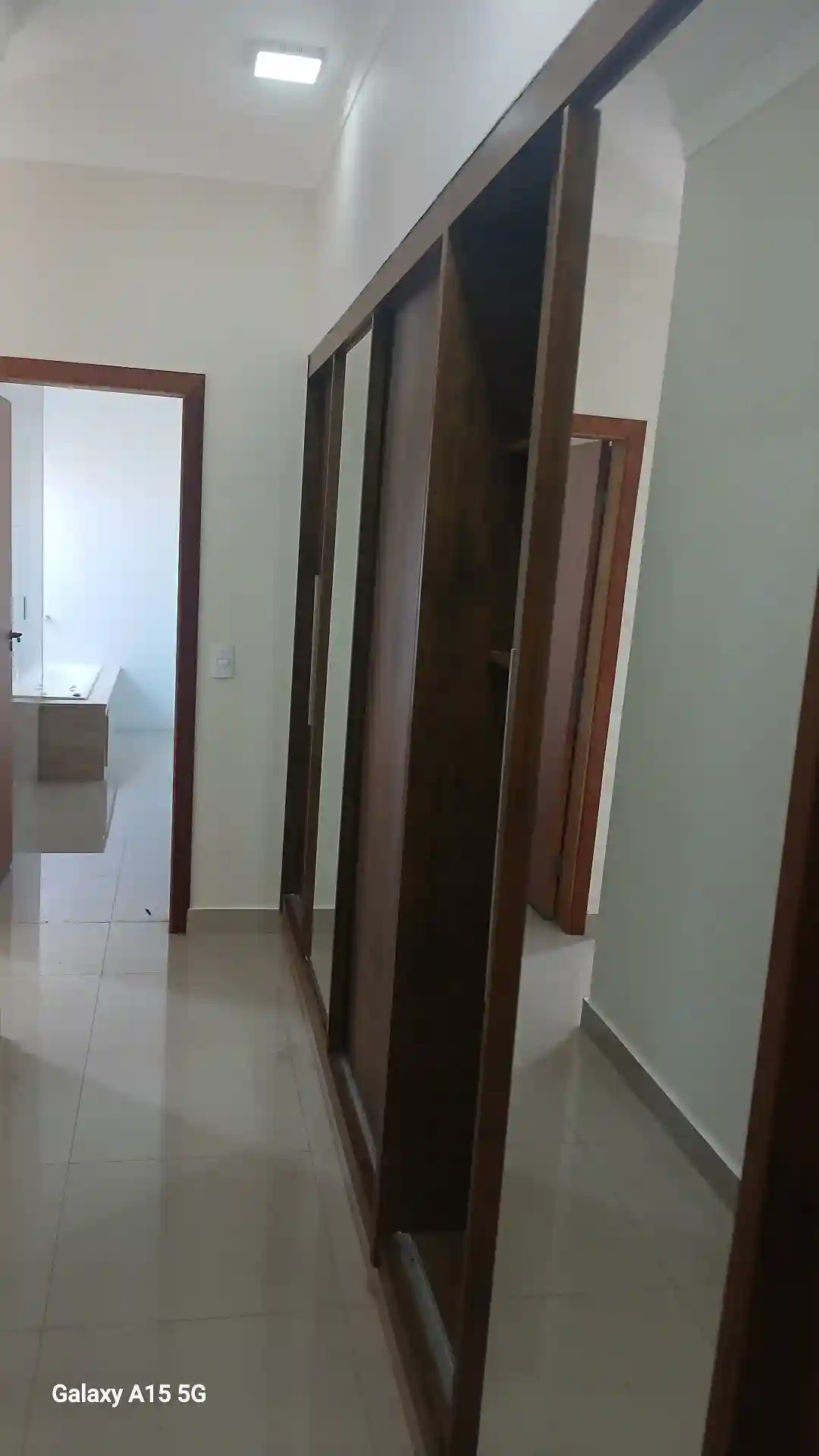 Casa de Condomínio com 3 quartos à venda, 200m² — foto 18 de 39