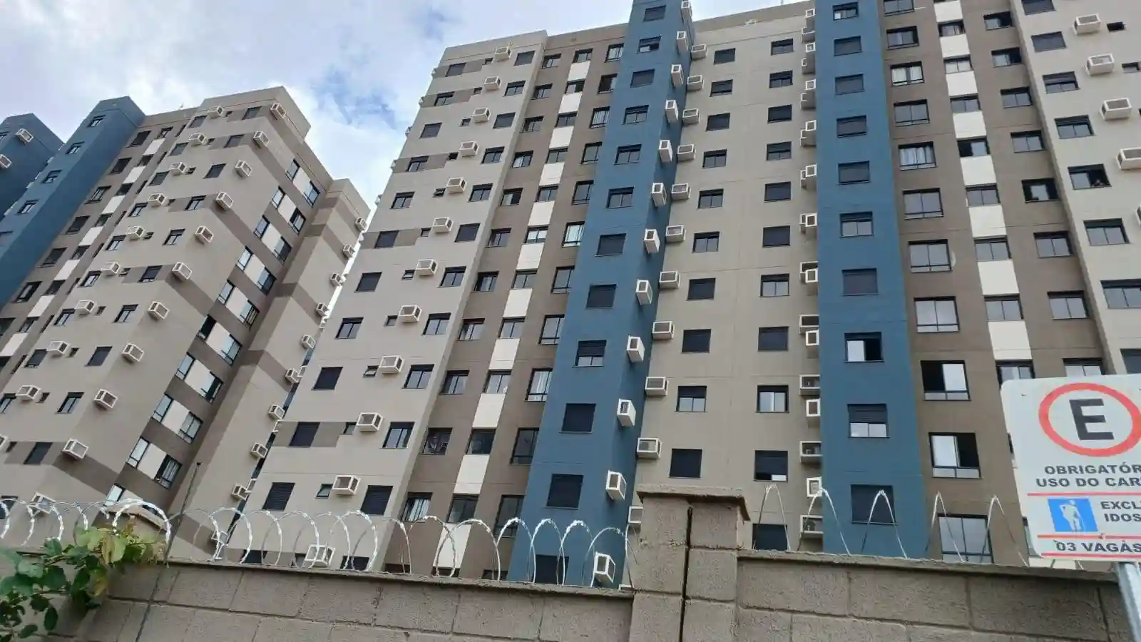 Apartamento com 2 quartos à venda, 60m² — foto 1 de 24