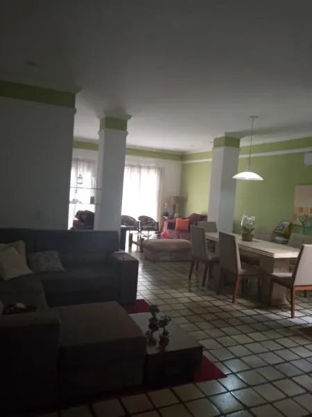 Casa à venda — foto 2 de 3