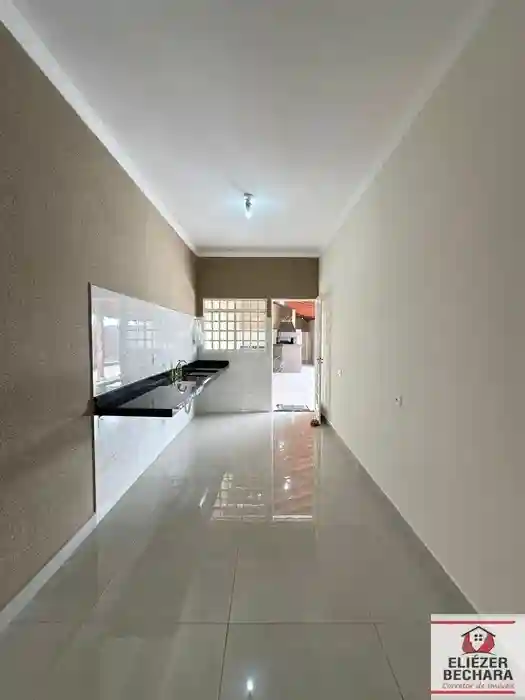 Casa com 3 quartos à venda, 270m² — foto 2 de 27