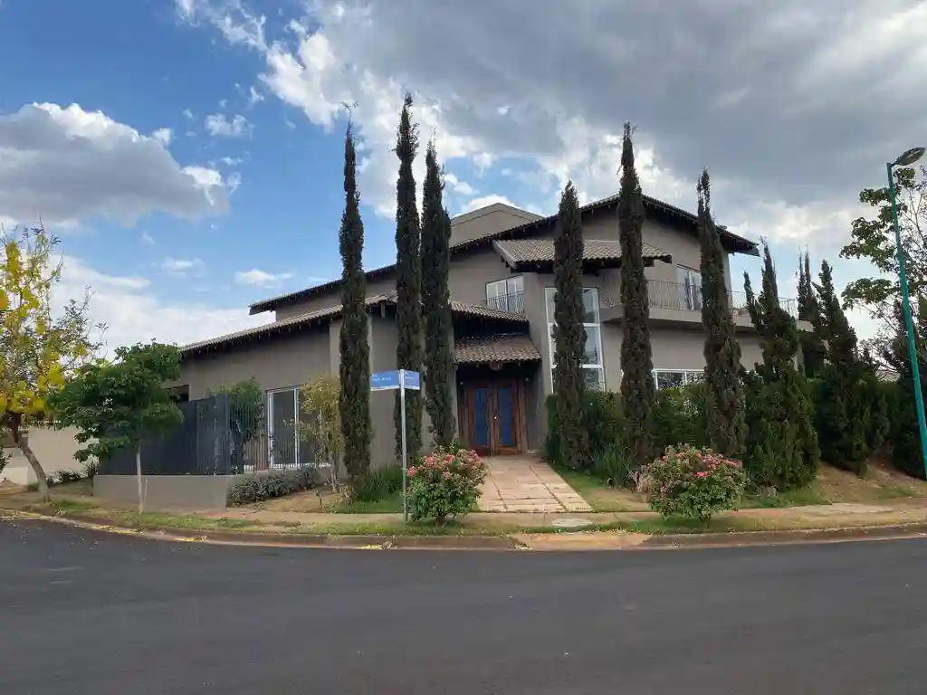 Casa de Condomínio com 3 quartos à venda, 520m² — foto 1 de 7