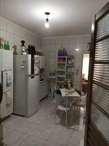 Casa com 3 quartos à venda, 200m² — foto 1 de 12