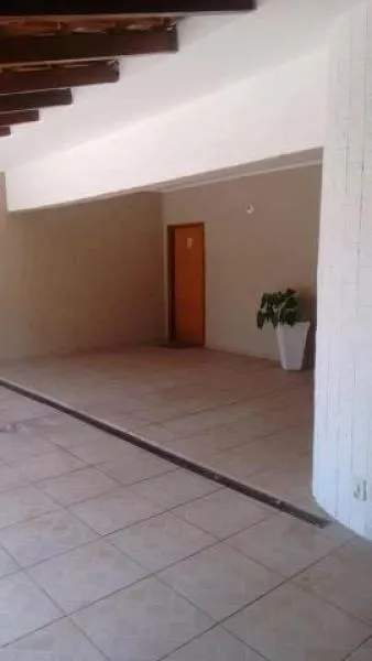 Casa à venda — foto 1 de 2
