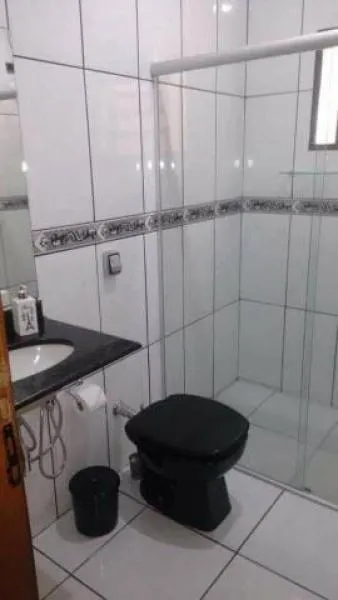 Casa à venda — foto 2 de 2