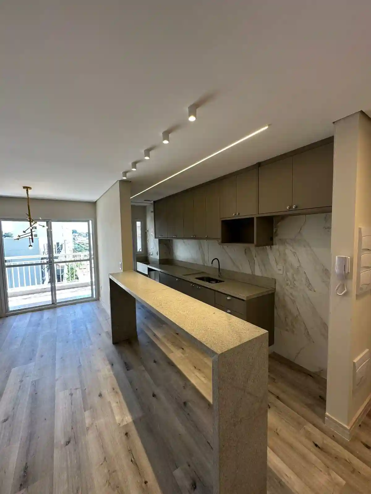 Apartamento com 2 quartos à venda, 77m² — foto 2 de 26