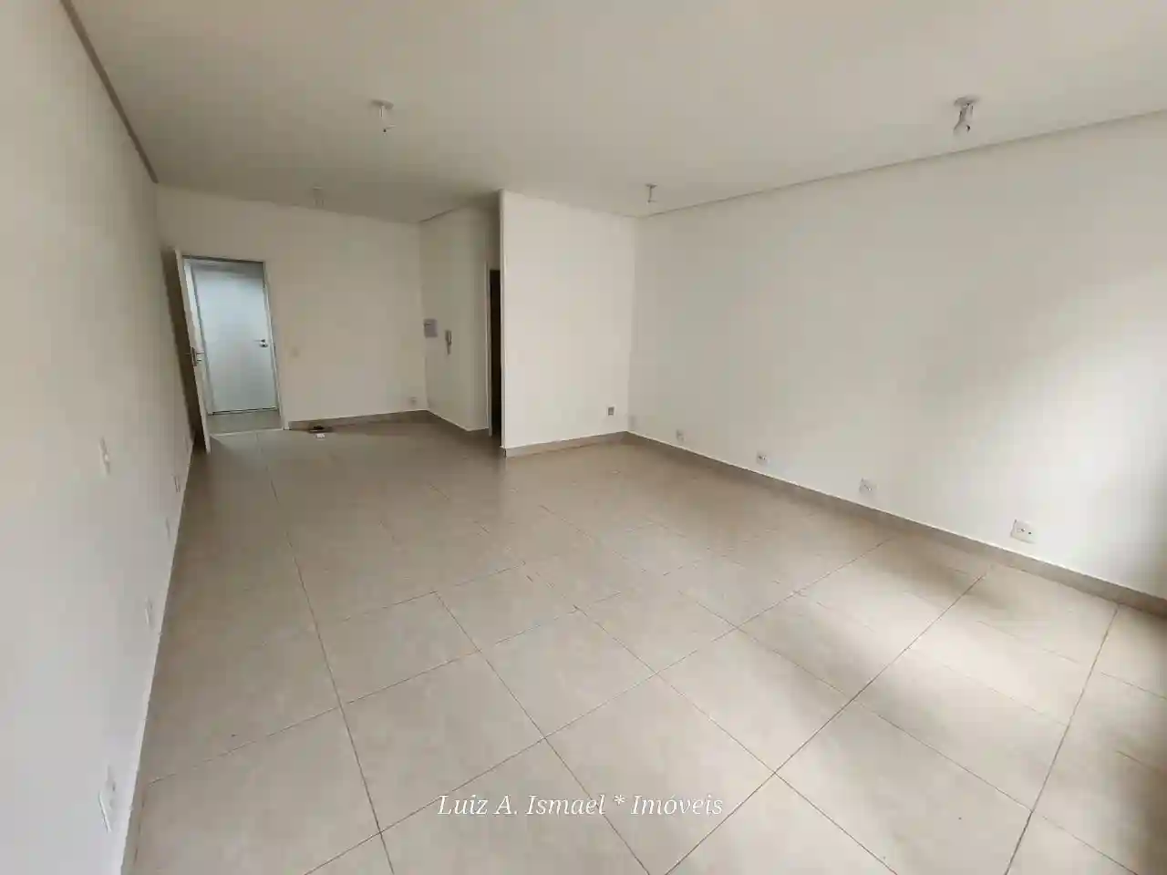 Conjunto Comercial / Sala com 1 quarto à venda, 38m² — foto 1 de 6