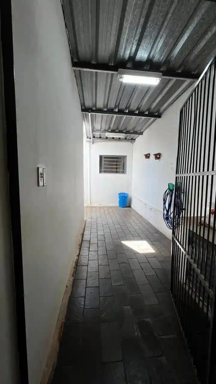 Casa com 4 quartos à venda, 270m² — foto 18 de 39