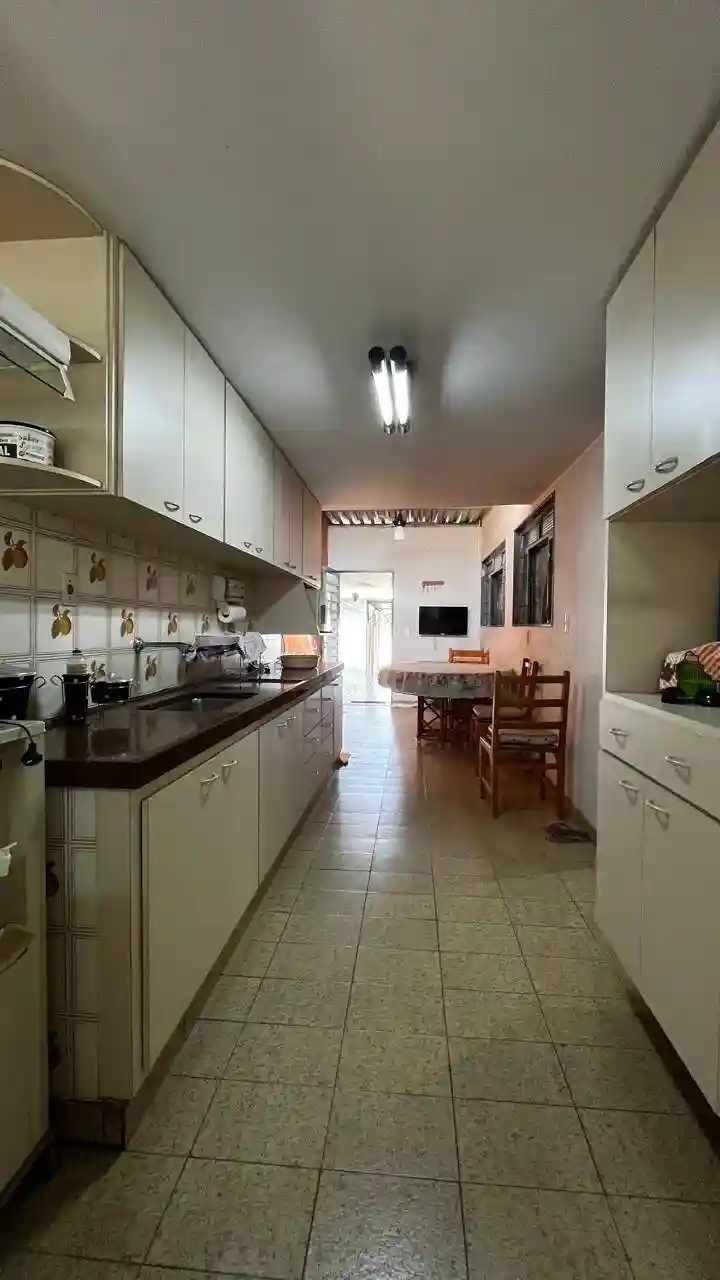 Casa com 4 quartos à venda, 270m² — foto 39 de 39