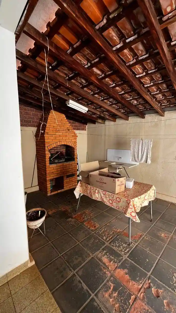 Casa com 4 quartos à venda, 270m² — foto 24 de 39