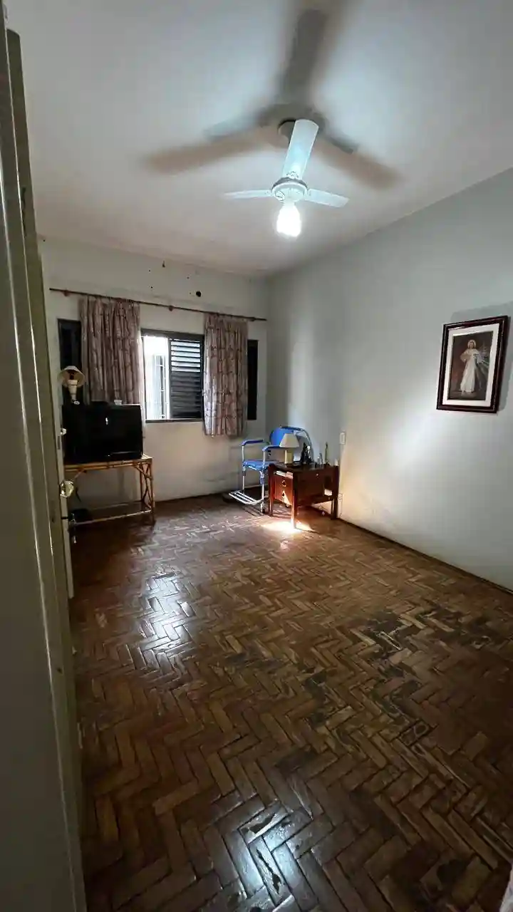 Casa com 4 quartos à venda, 270m² — foto 17 de 39