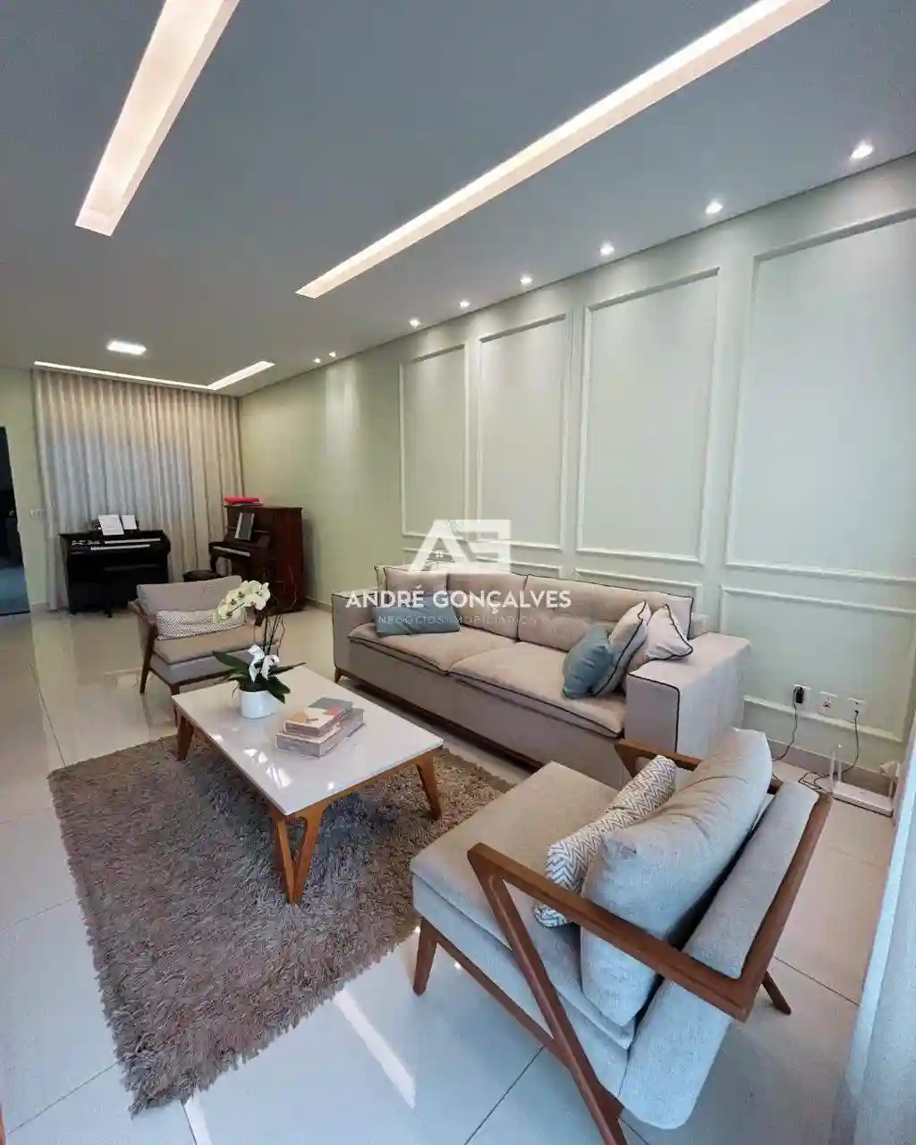 Casa com 3 quartos à venda, 170m² — foto 2 de 17