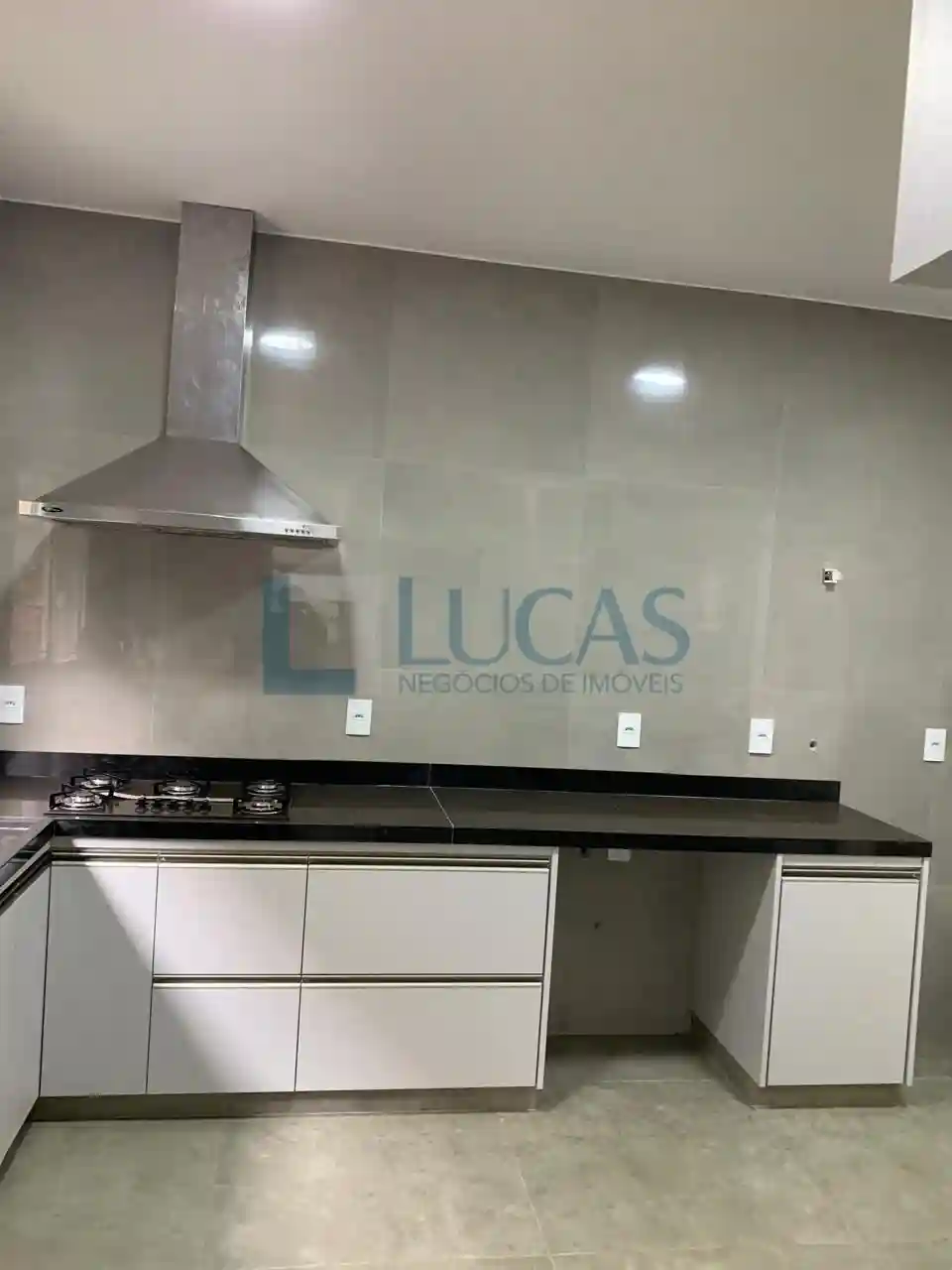 Casa de Condomínio com 4 quartos à venda, 340m² — foto 23 de 42
