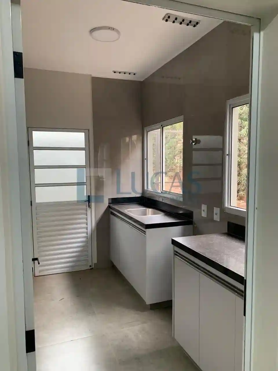 Casa de Condomínio com 4 quartos à venda, 340m² — foto 24 de 42